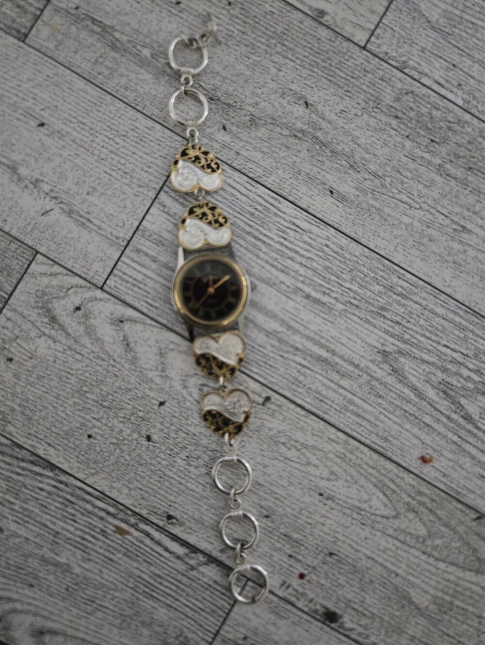Vintage Two-Tone Heart Link Women's Bracelet Watch - Gold & Silver